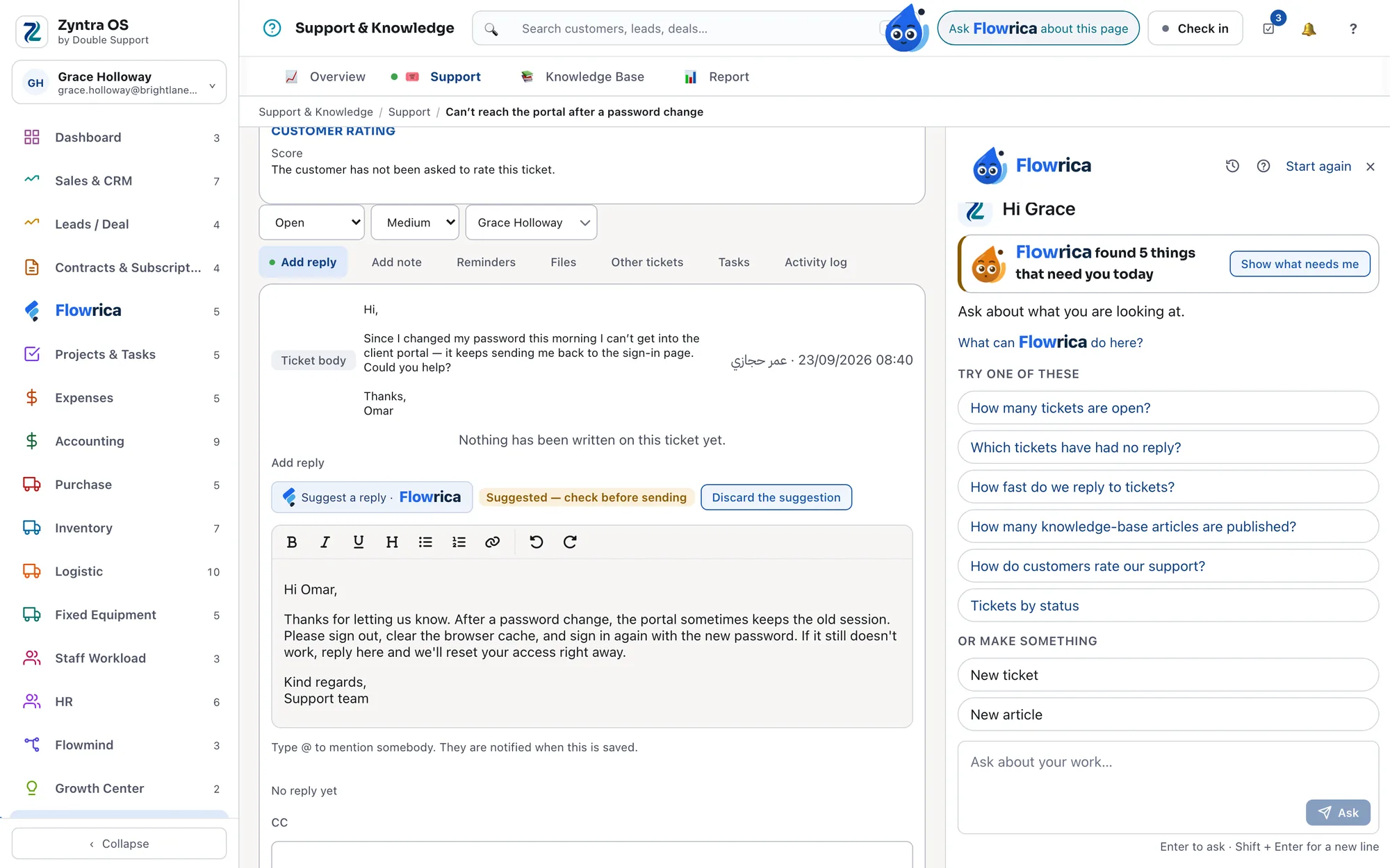Flowrica suggesting a reply on a support ticket